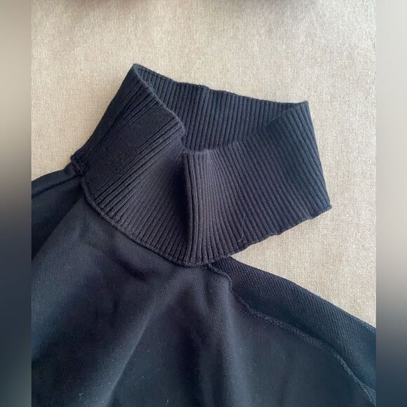 Ochirly x peanuts black turtleneck sweater with one shoulder bare size medium - Picture 13 of 15